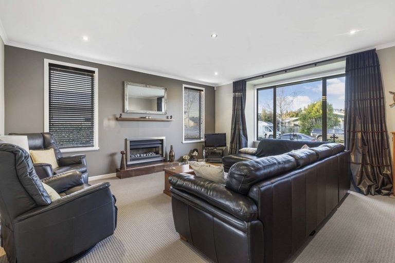 Photo of property in 17 Barrington Drive, Huntington, Hamilton, 3210