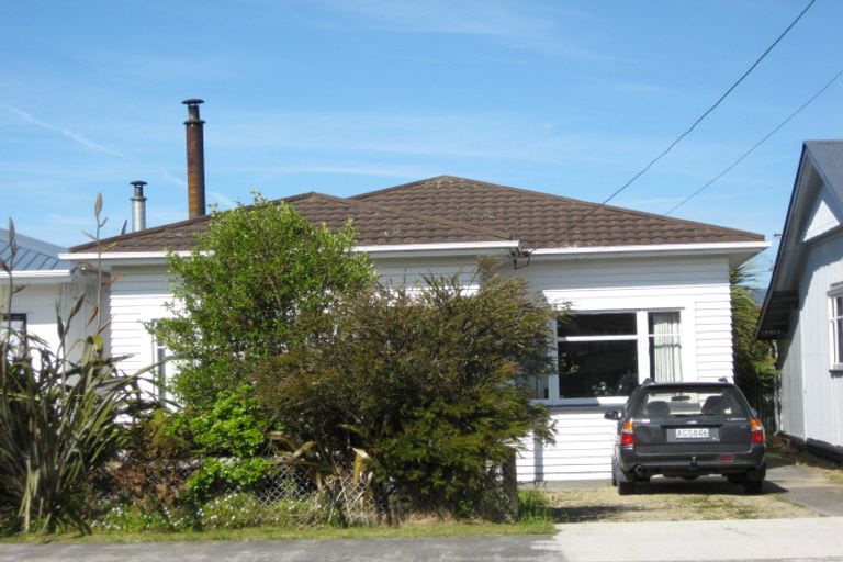 Photo of property in 85 Russell Street, Westport, 7825