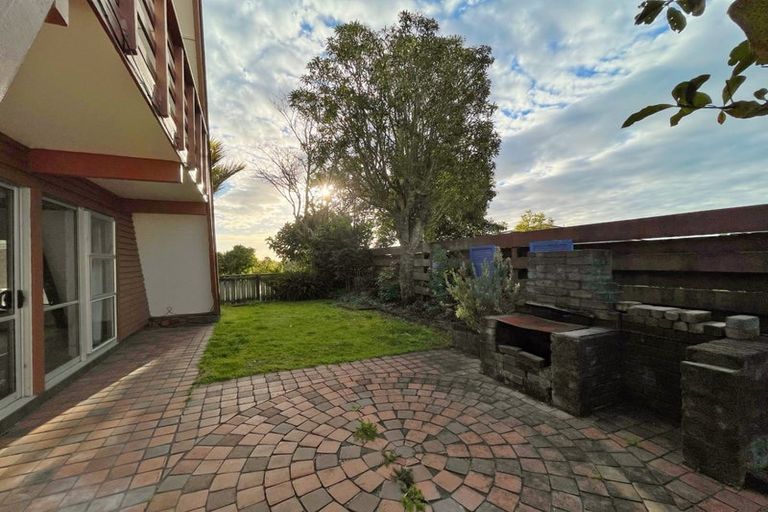 Photo of property in 55 Manu Crescent, Upper Vogeltown, New Plymouth, 4310