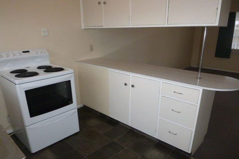 Photo of property in 2/189 Wainuiomata Road, Wainuiomata, Lower Hutt, 5014