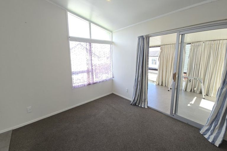 Photo of property in 68 Hutchinsons Road, Bucklands Beach, Auckland, 2014