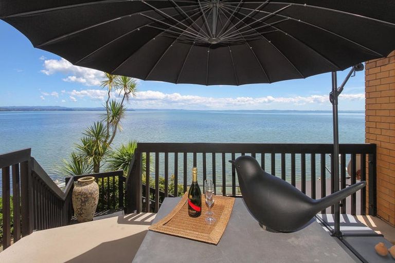 Photo of property in 16a Crispe Road, Clarks Beach, 2122