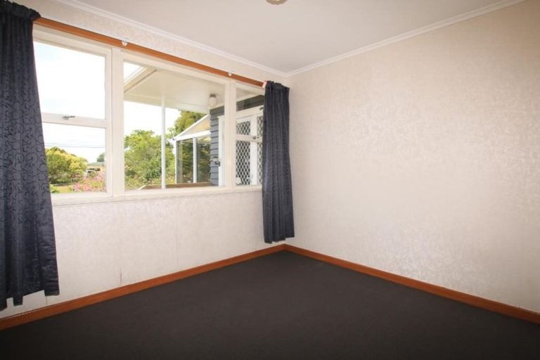Photo of property in 12 Mawney Road, Henderson, Auckland, 0610