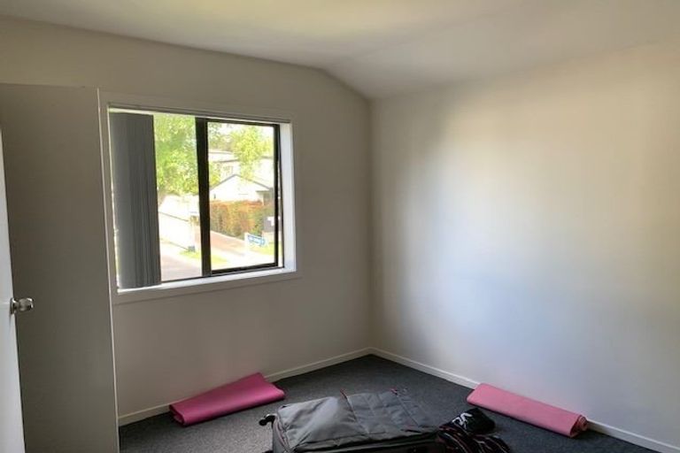 Photo of property in 1/25 Fields Parade, Oteha, Auckland, 0632