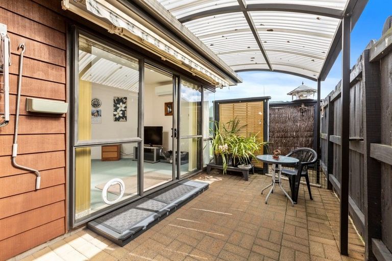 Photo of property in 8 Moffat Way, Bethlehem, Tauranga, 3110