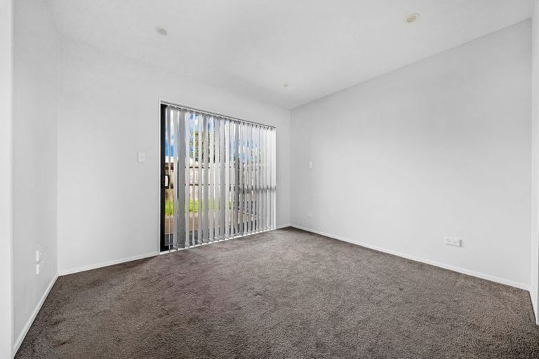 Photo of property in 1/25 Kennington Drive, Clendon Park, Auckland, 2103
