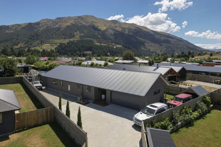 Photo of property in 11 Teal Place, Lake Hawea, Wanaka, 9382