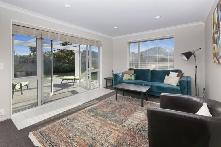 Photo of property in 32 Mokihi Gardens, Hillmorton, Christchurch, 8024