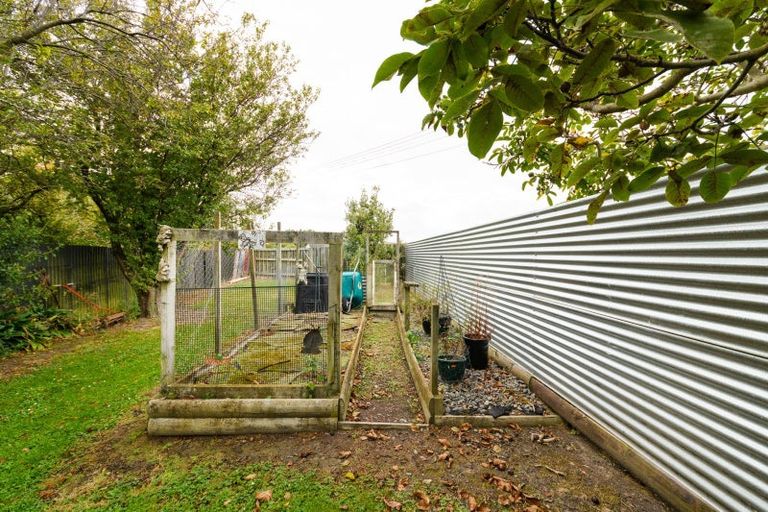 Photo of property in 25 Hunia Street, Marton, 4710