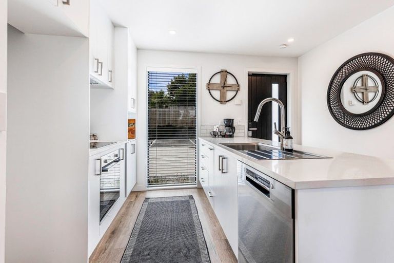 Photo of property in 4/35 Garadice Road, Rothesay Bay, Auckland, 0630