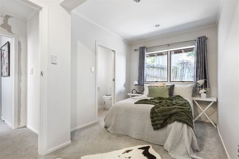 Photo of property in 1/18 Charles Dickens Drive, Mellons Bay, Auckland, 2014