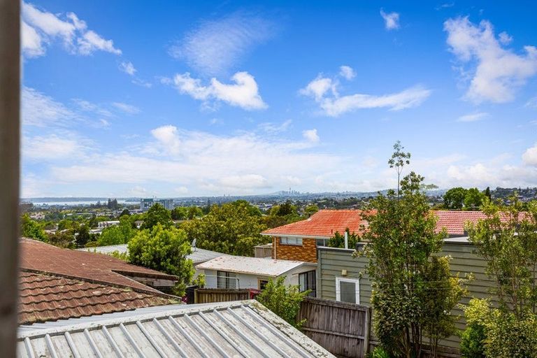 Photo of property in 85 Glengarry Road, Glen Eden, Auckland, 0602