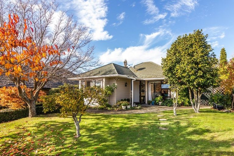 Photo of property in 1/4 Haines Grove, Rainbow Point, Taupo, 3330