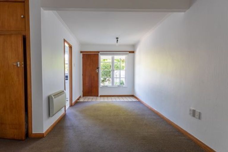 Photo of property in 33 Pahiatua Street, Hokowhitu, Palmerston North, 4410