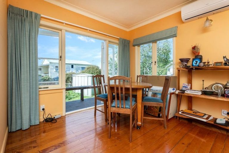 Photo of property in 36a Parakai Avenue, Parakai, 0830