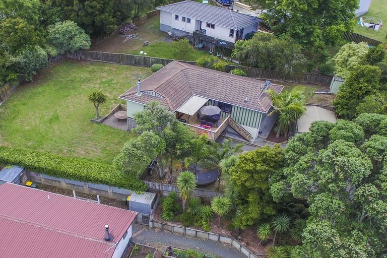 Photo of property in 10 Glenbervie Crescent, Massey, Auckland, 0614