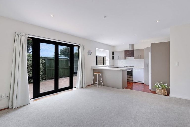 Photo of property in 26b Sawyers Arms Road, Northcote, Christchurch, 8052