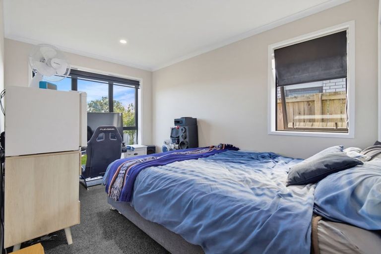 Photo of property in 16 Opouatu Avenue, Glenbrook, 2681