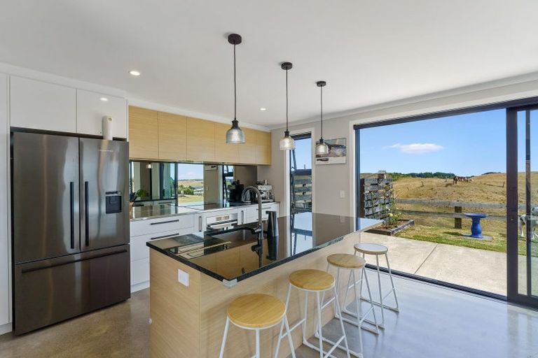 Photo of property in 174 Harakeke Road, Te Horo, Otaki, 5581