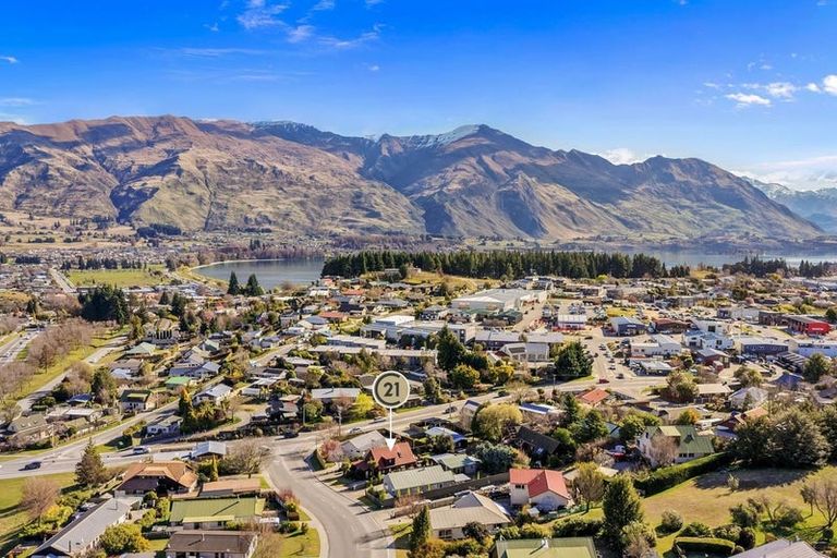 Photo of property in 3 Mount Iron Drive, Wanaka, 9305