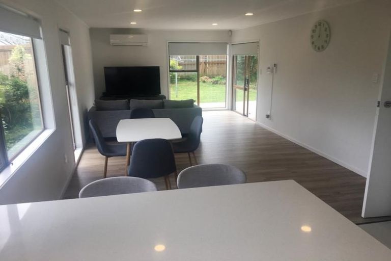 Photo of property in 34 Kelman Road, Kelston, Auckland, 0602