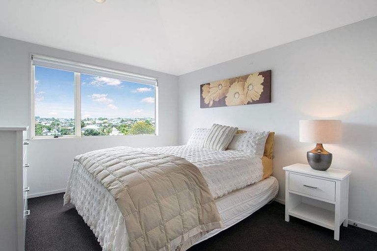 Photo of property in 21 Hendrika Court, Hobsonville, Auckland, 0618