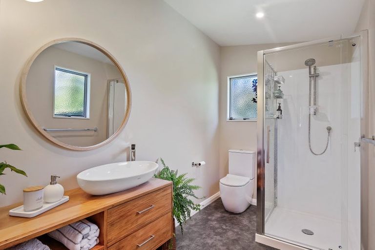 Photo of property in 34 Avro Road, Blue Mountains, Upper Hutt, 5371