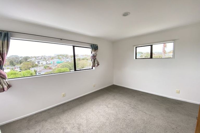 Photo of property in 23a Korotaha Terrace, Rothesay Bay, Auckland, 0630