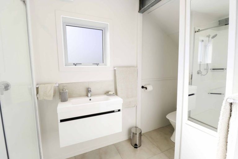 Photo of property in 12 Fleetwood Lane, Turitea, Palmerston North, 4472