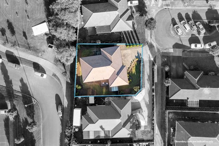 Photo of property in 18 Villino Place, Randwick Park, Auckland, 2105