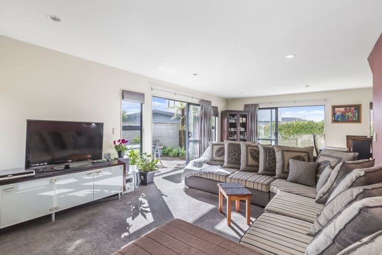 Photo of property in 8/64 Schnapper Rock Road, Schnapper Rock, Auckland, 0632
