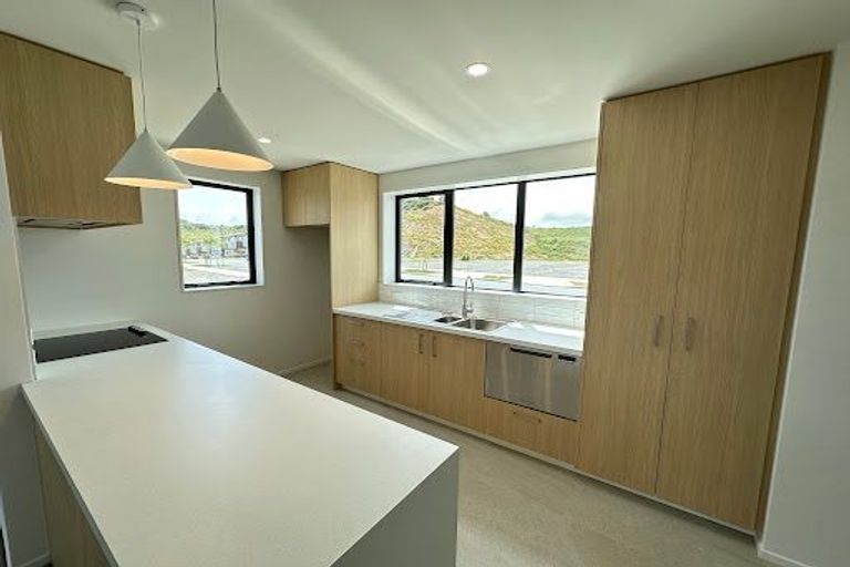 Photo of property in 50 Oakum Road, Whitby, 5024