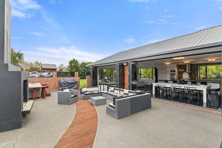 Photo of property in 29 Waterbridge Way, Rolleston, 7614