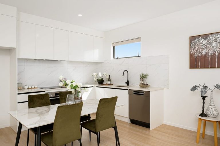 Photo of property in 7 Taiororua Avenue, Massey, Auckland, 0614