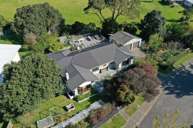 Photo of property in 4 Tarawa Street, Paekakariki, 5034