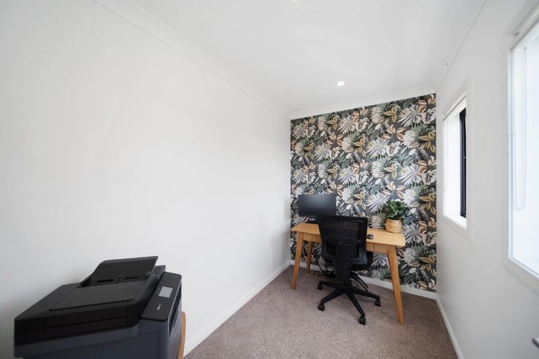 Photo of property in 8 Awakirihi Close, Shamrock Park, Auckland, 2016
