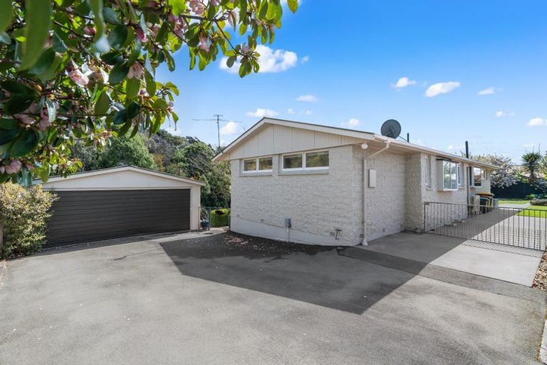 Photo of property in 94 Warren Crescent, Hillmorton, Christchurch, 8025