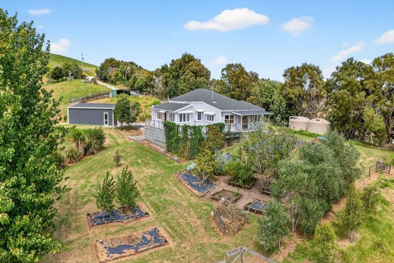 Photo of property in 24a Waterview Crescent, Kaiwaka, 0573