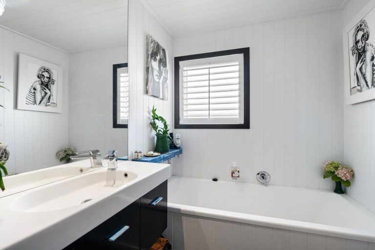 Photo of property in 93 Marine Parade, Mount Maunganui, 3116