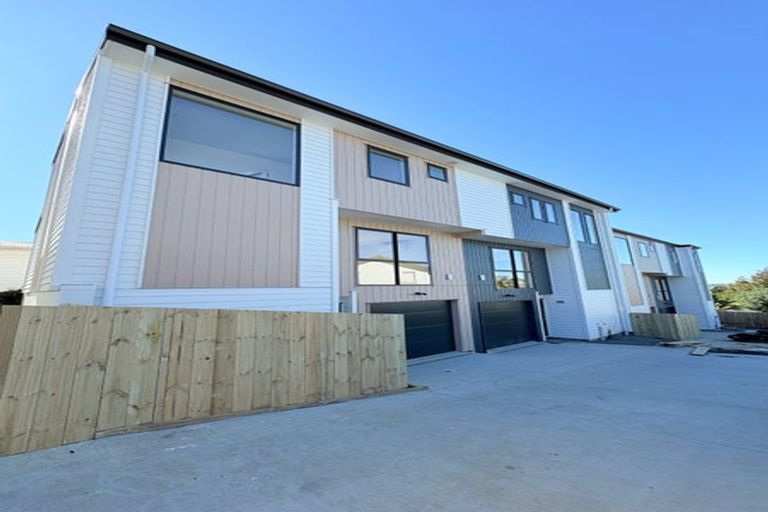 Photo of property in 27b Te Atatu Road, Te Atatu South, Auckland, 0610