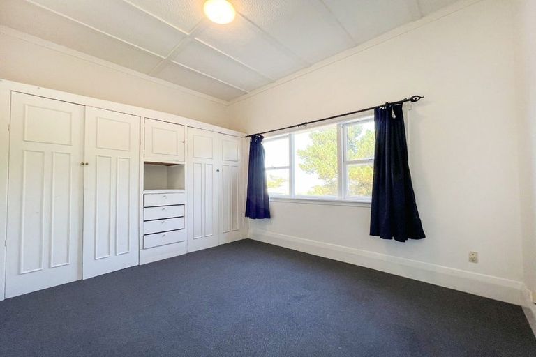 Photo of property in 296 Great North Road, Henderson, Auckland, 0612