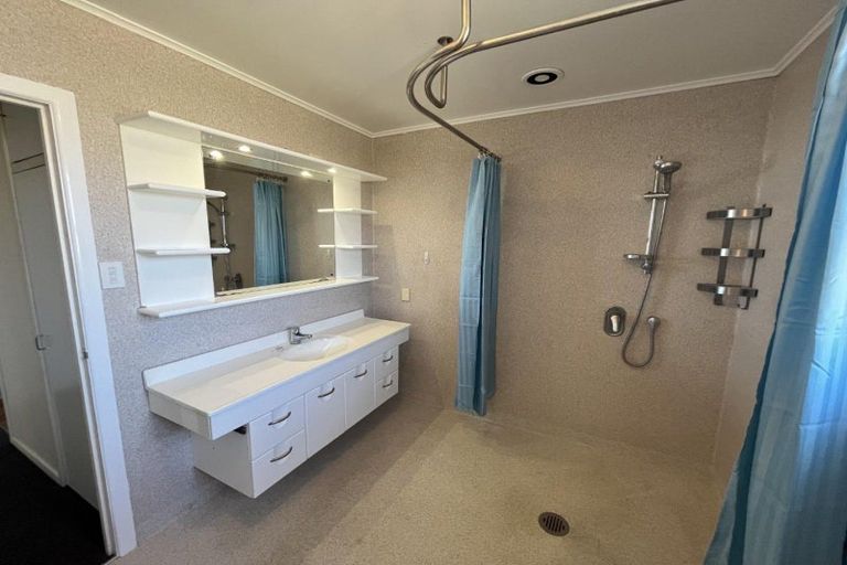 Photo of property in 21 Barrett Road, Whalers Gate, New Plymouth, 4310