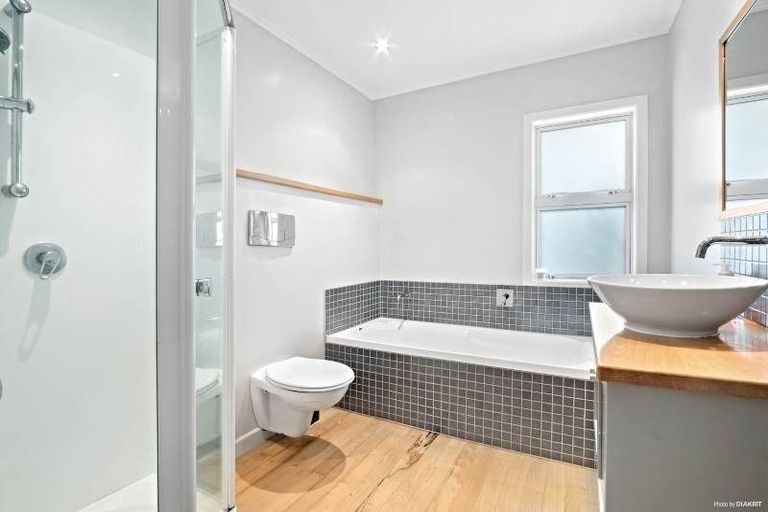 Photo of property in 17 Beatrice Avenue, Hillcrest, Auckland, 0627
