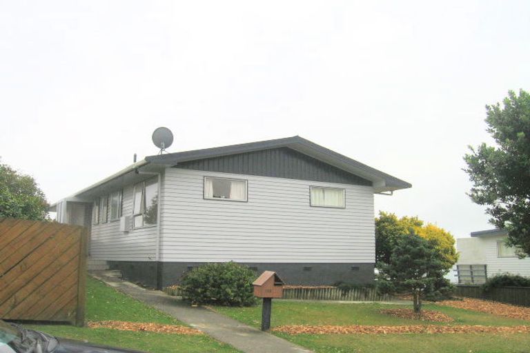 Photo of property in 120 Conclusion Street, Ascot Park, Porirua, 5024
