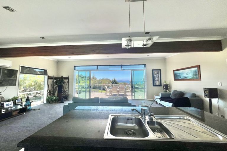 Photo of property in 8 Ocean View Road, Cable Bay, 0420