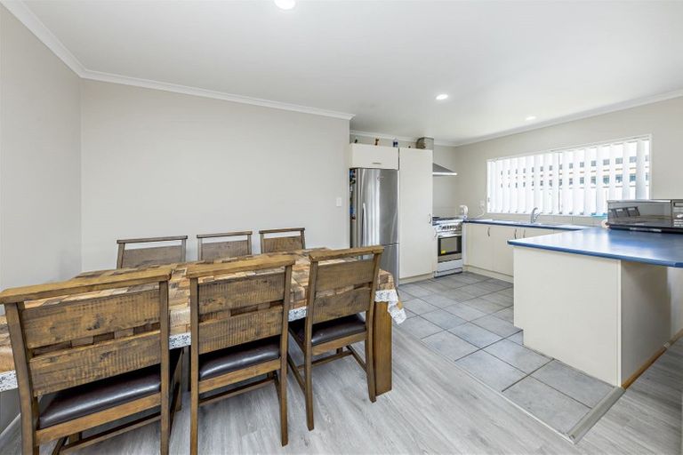 Photo of property in 12d Princess Street, Takanini, 2112