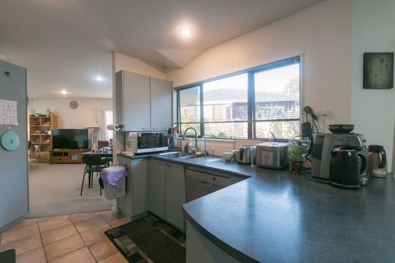 Photo of property in 42 Caribbean Drive, Unsworth Heights, Auckland, 0632