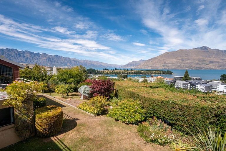 Photo of property in 19 Salmond Place, Queenstown, 9300
