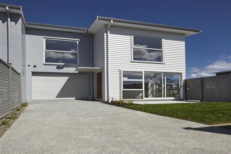 Photo of property in 1 Briddock Way, Swanson, Auckland, 0614