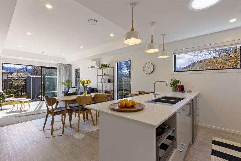 Photo of property in 11 Red Cottage Drive, Lake Hayes, Queenstown, 9304